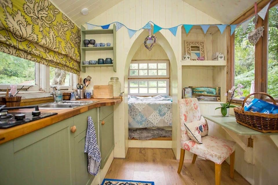 Tiny house shepherds hut