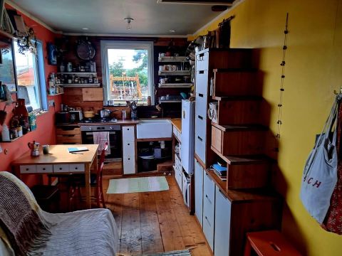 Unique Design Tiny House - Container and Upturned boat, photo 6