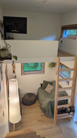 Nomad Off-grid Tiny House, photo 5 of 8