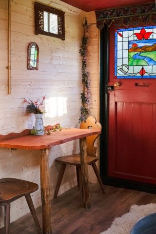 Off grid tiny house, photo 4 of 7