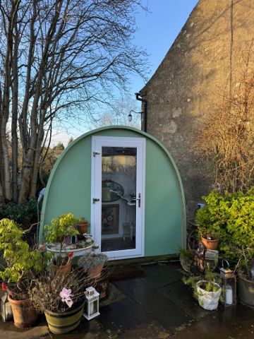 Hully Pod Garden Office